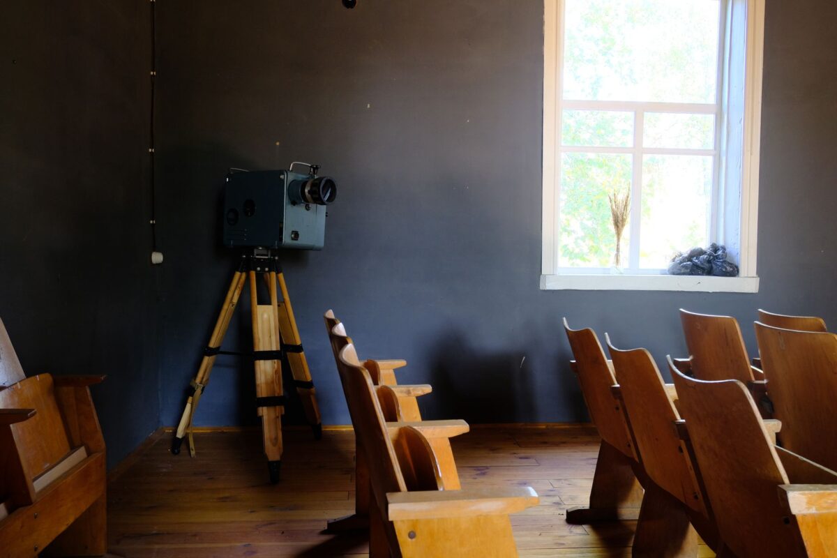 dissimuler projecteur salon